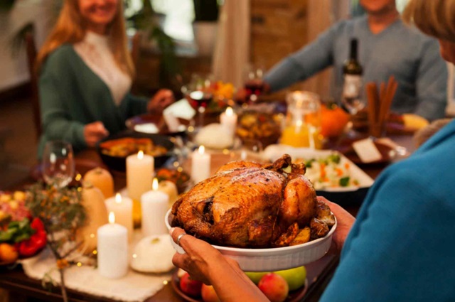 Host the Perfect Thanksgiving Dinner: How Viking Appliances Elevate Holiday Cooking Experience
